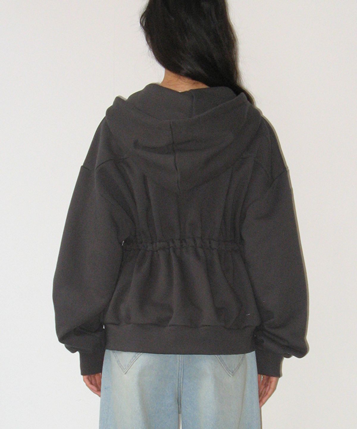 론론(RONRON) PENDANT SHIRRING HOODIE ZIP UP CHARCOAL