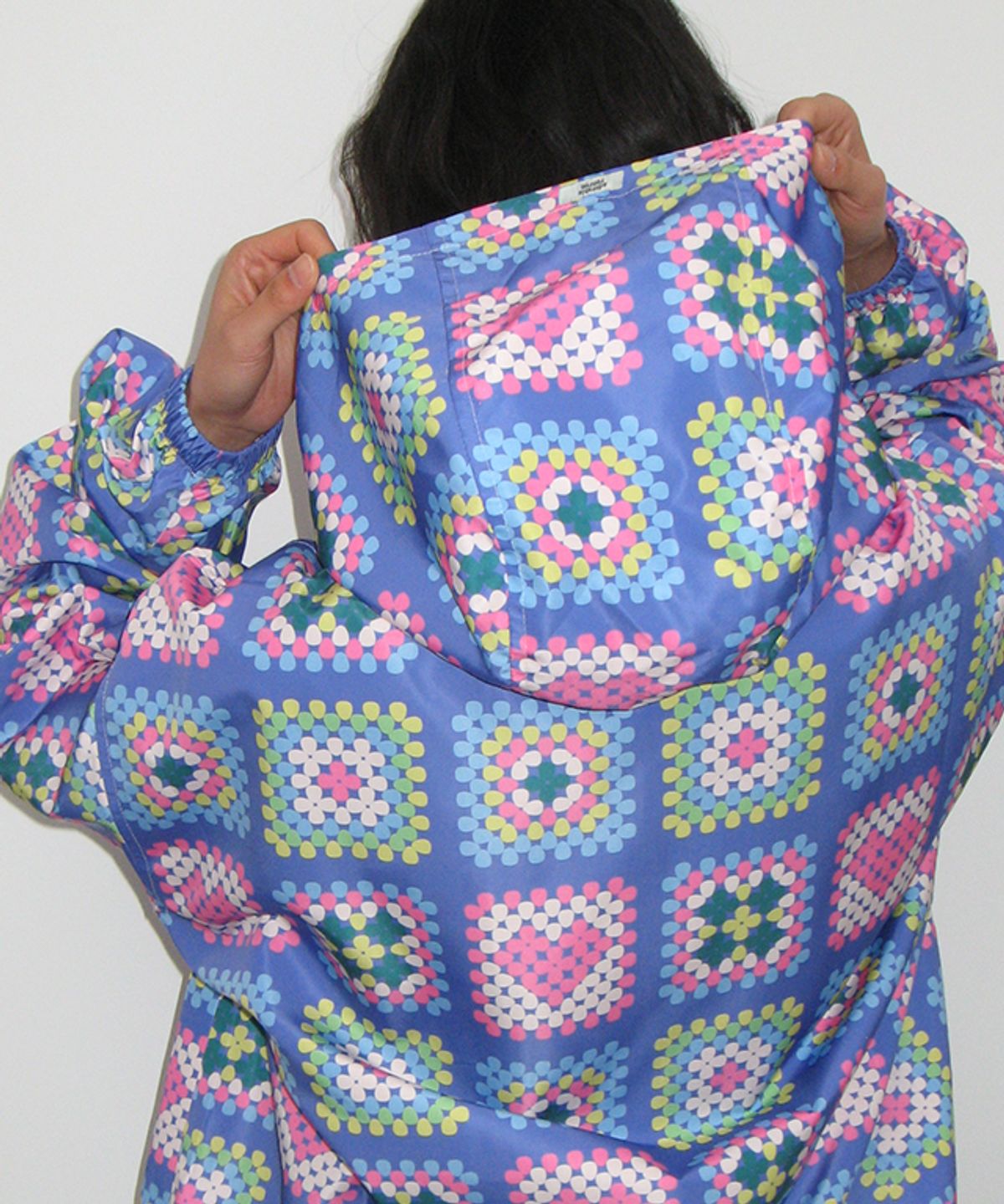 론론(RONRON) HEART CROCHET PATTERN HOODED WINDBREAKER JUMPER LIGHT PURPLE