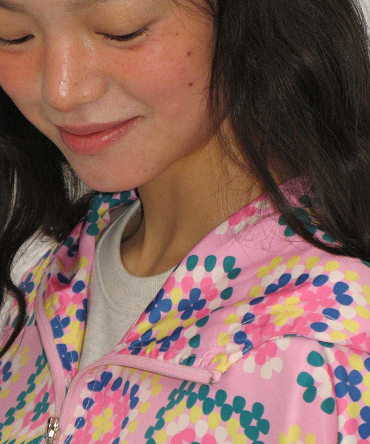 론론(RONRON) HEART CROCHET PATTERN HOODED WINDBREAKER JUMPER PINK
