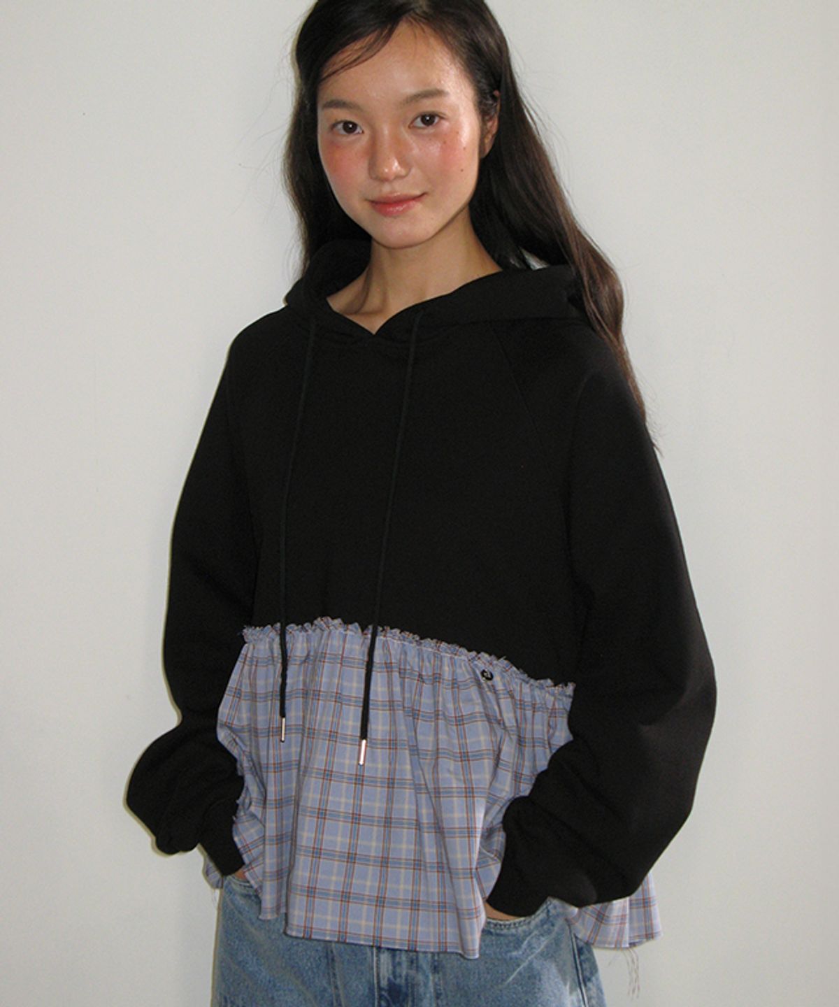론론(RONRON) PENDANT CHECK CANCAN FRILL HOODIE BLACK