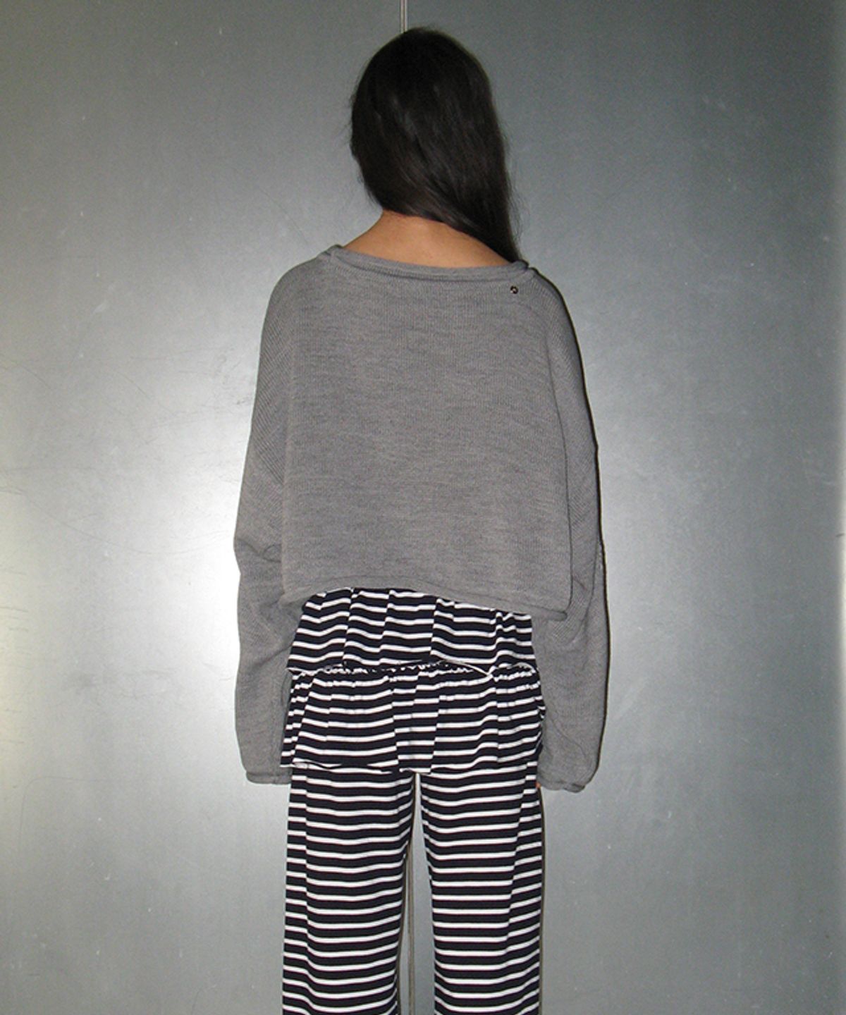 론론(RONRON) HEART STAR HAND STITCH OVERFIT CROP KNIT GREY