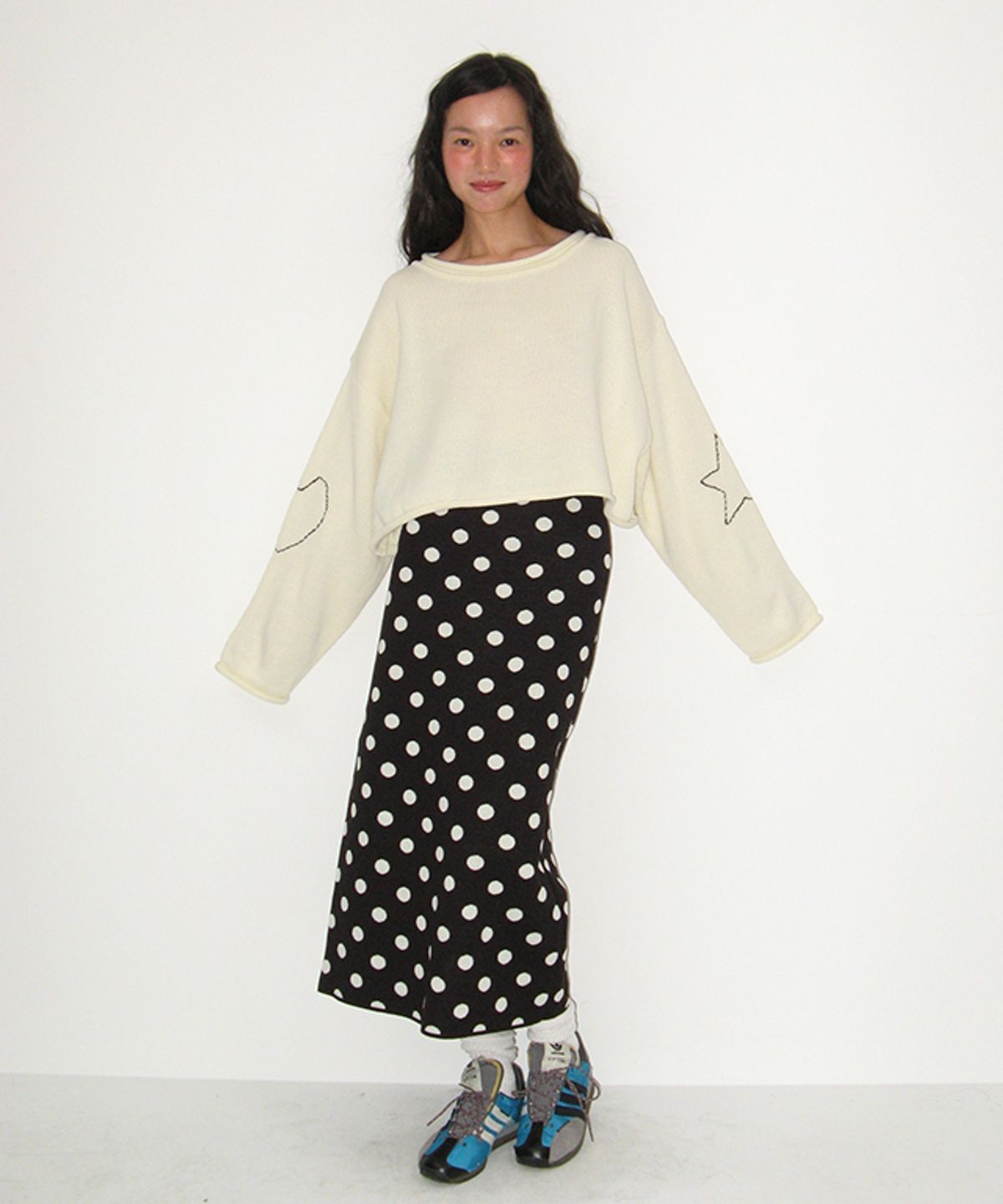 론론(RONRON) HEART STAR HAND STITCH OVERFIT CROP KNIT IVORY