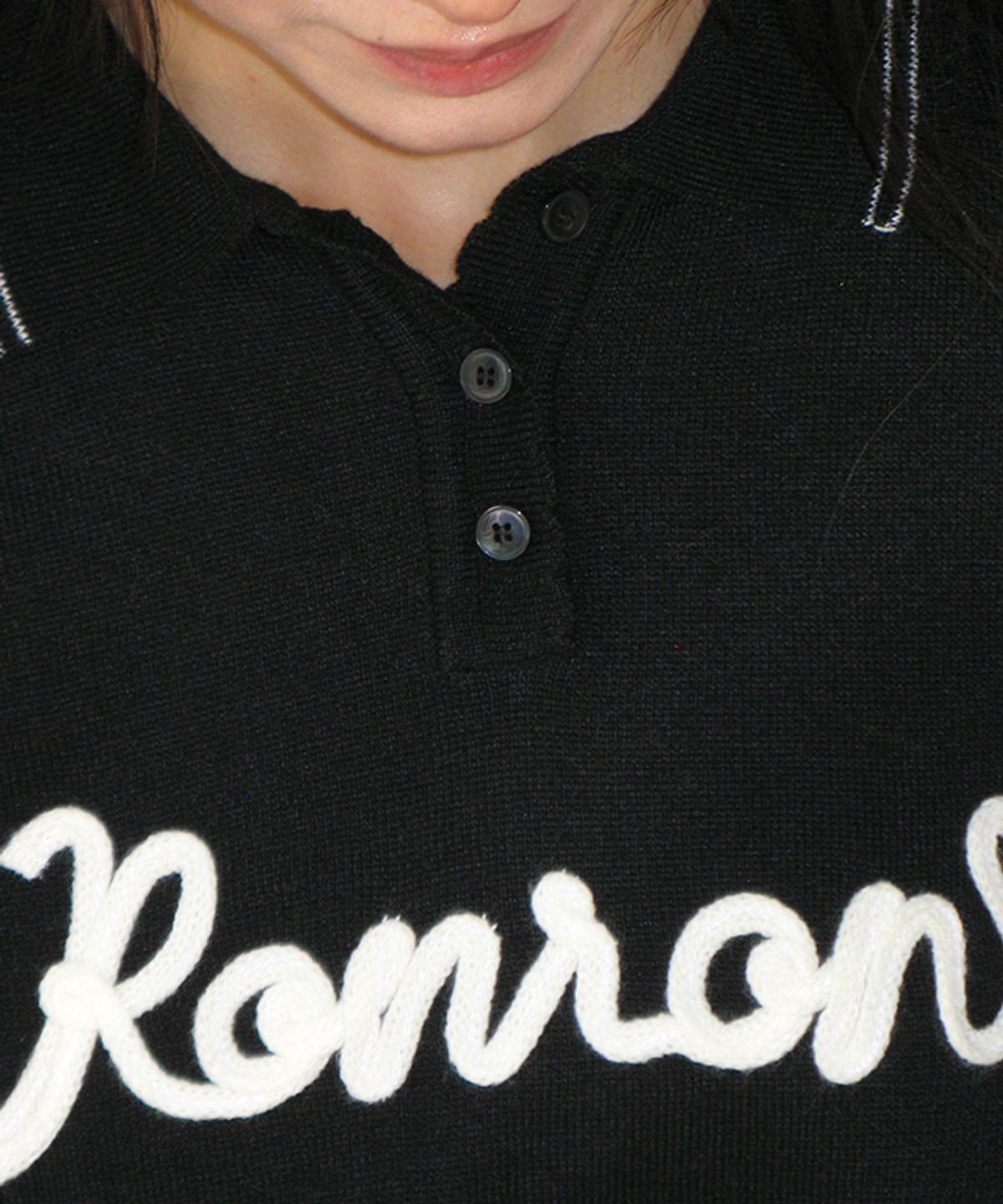론론(RONRON) HAND MADE LOGO COLLAR KNIT PULLOVER BLACK