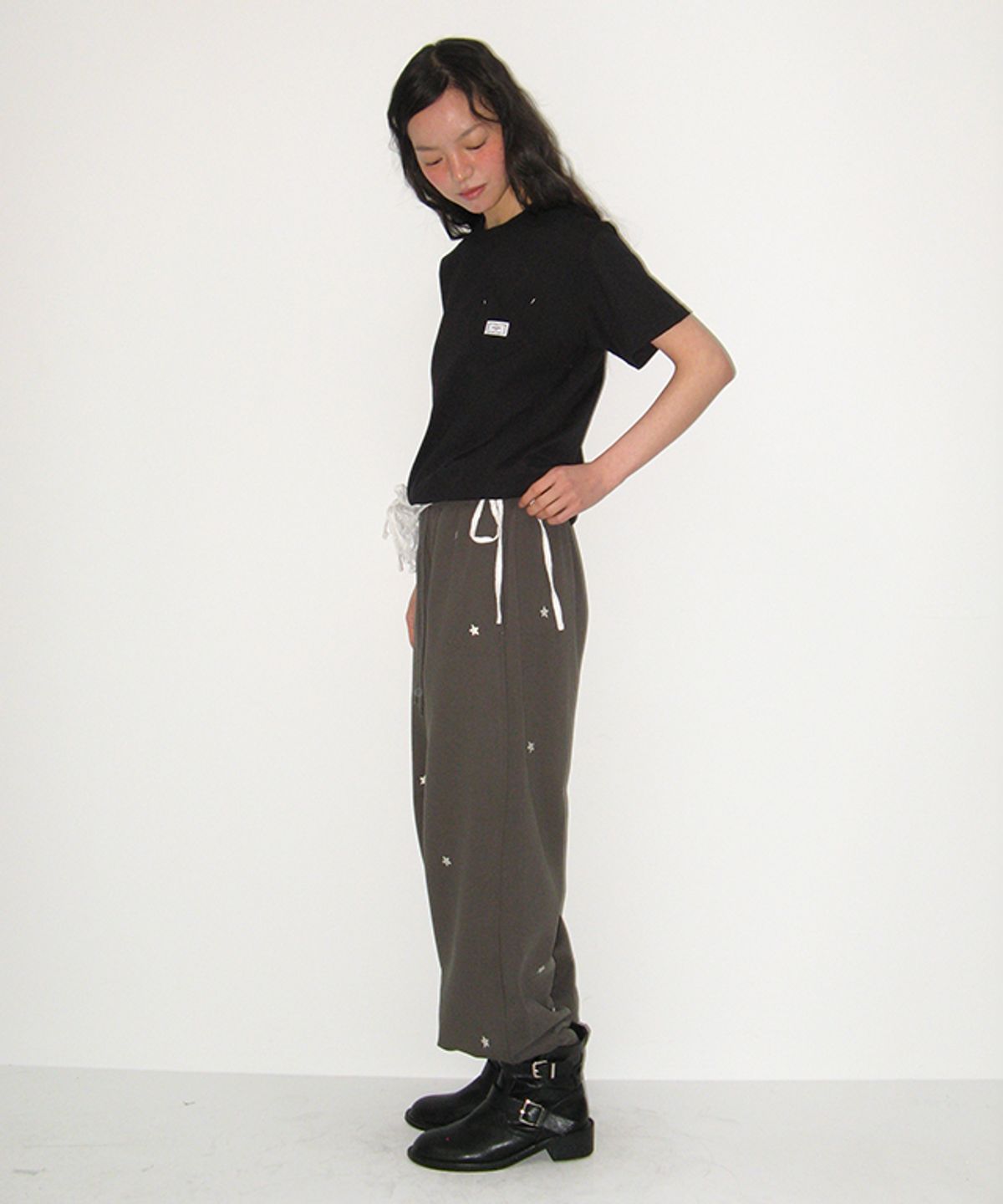 론론(RONRON) HEART POCKET OVER FIT SHORT SLEEVE T SHIRT BLACK