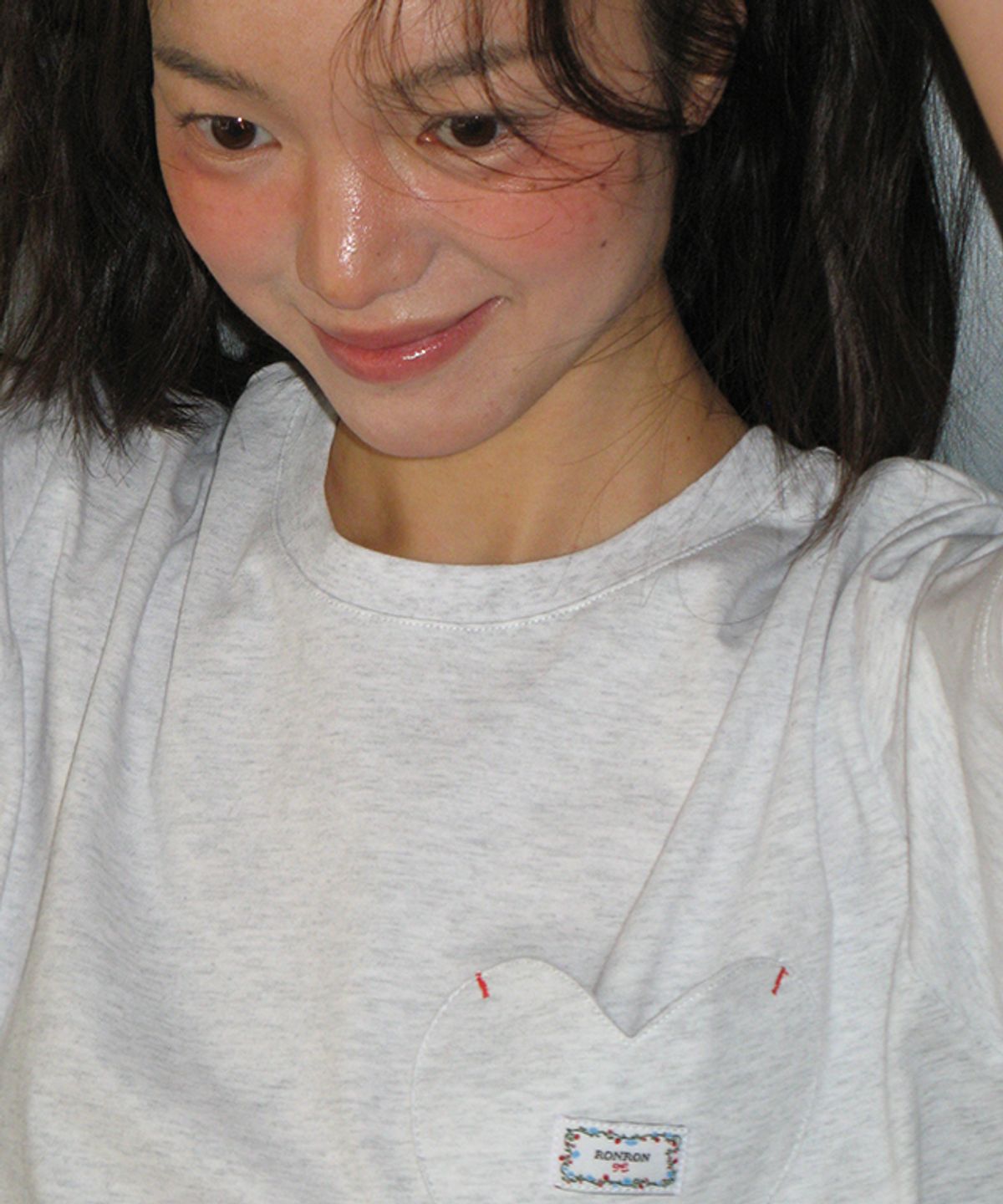 론론(RONRON) HEART POCKET OVER FIT SHORT SLEEVE T SHIRT WHITE MELANGE