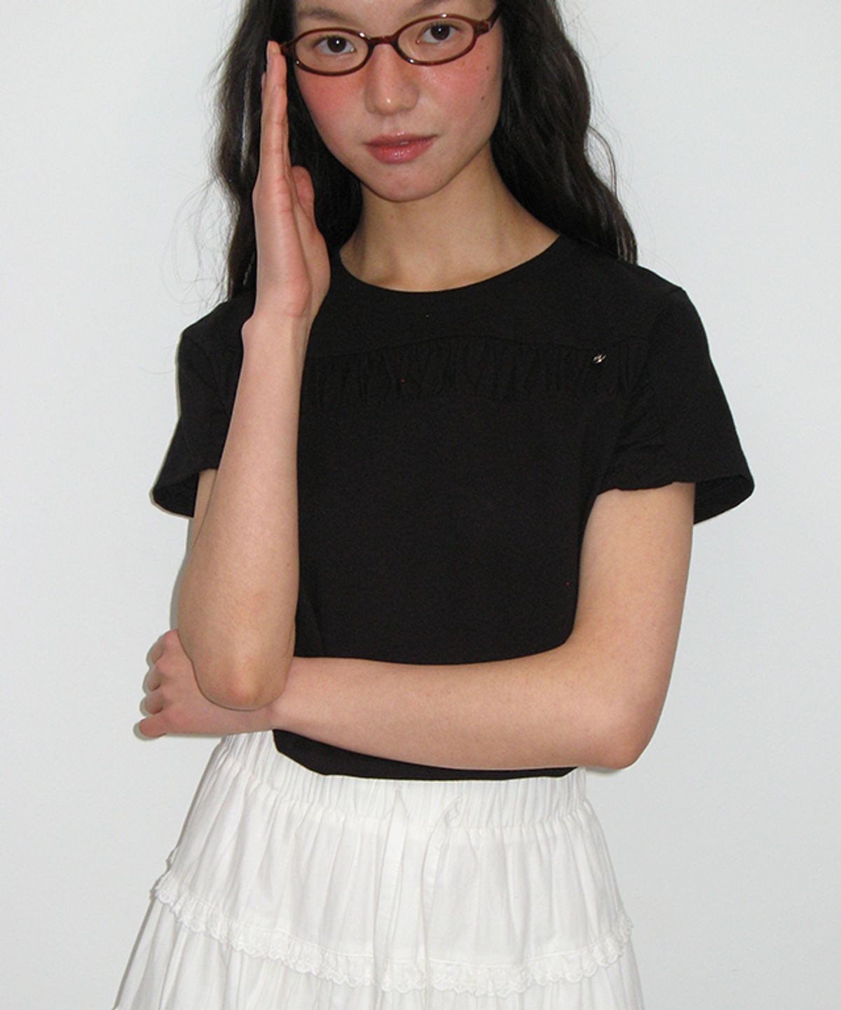 론론(RONRON) PENDANT CRINKLE CROP T SHIRT BLACK