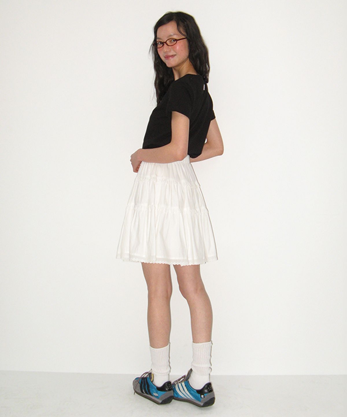 론론(RONRON) PENDANT CRINKLE CROP T SHIRT BLACK