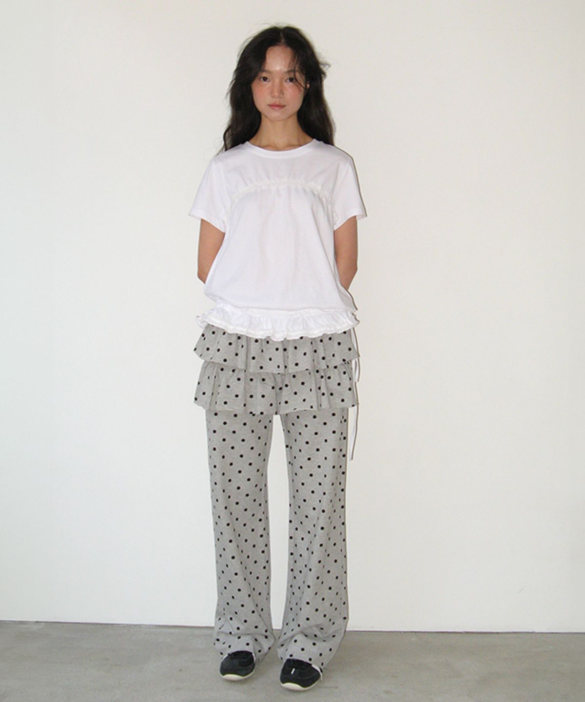 론론(RONRON) FRILL SHIRRING SHORT SLEEVE T SHIRT WHITE
