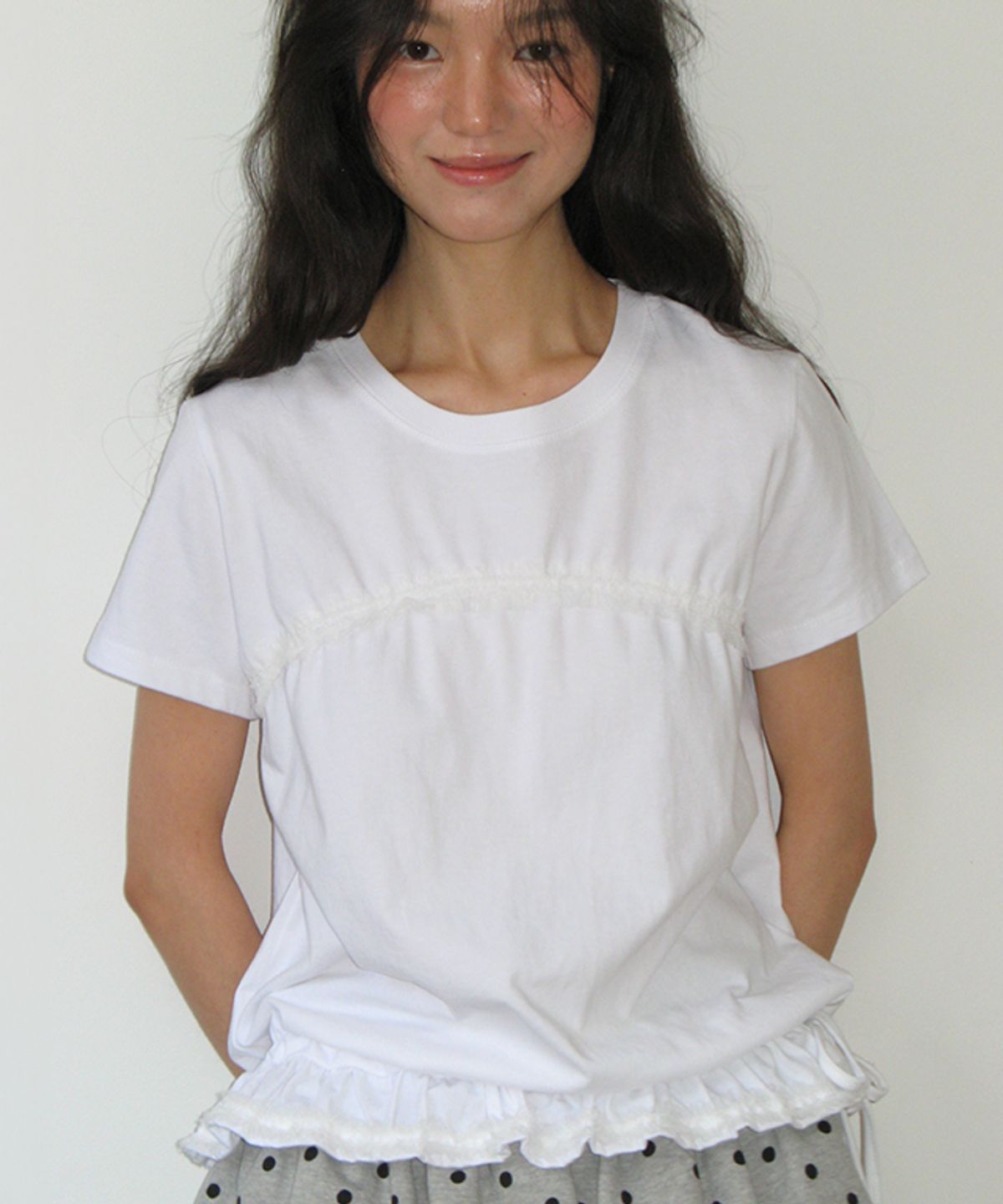 론론(RONRON) FRILL SHIRRING SHORT SLEEVE T SHIRT WHITE
