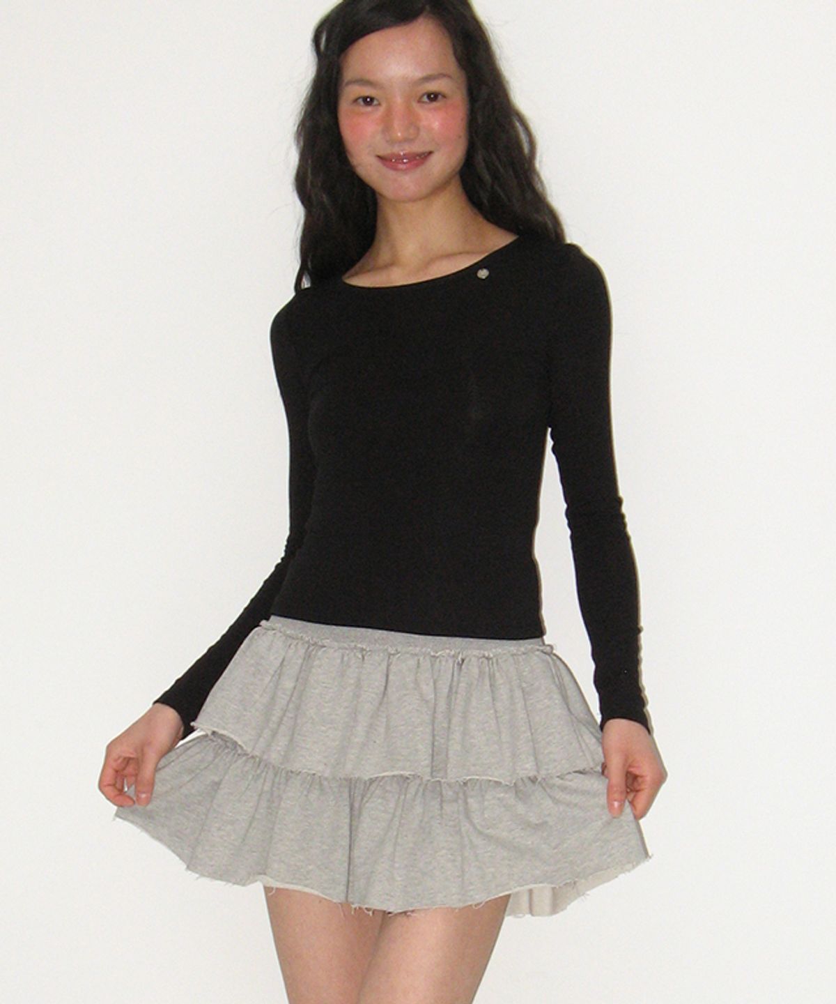 론론(RONRON) SHIRRING BUSTIER LONG SLEEVE T SHIRT BLACK