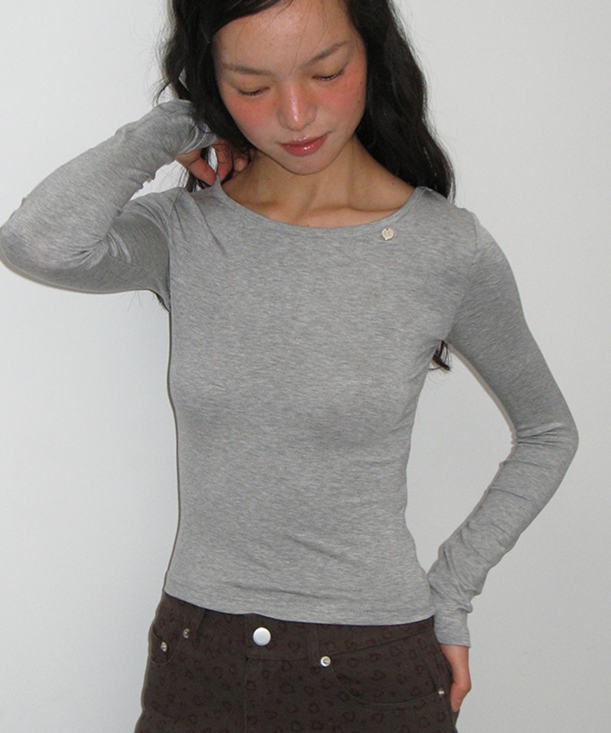 론론(RONRON) SHIRRING BUSTIER LONG SLEEVE T SHIRT GREY
