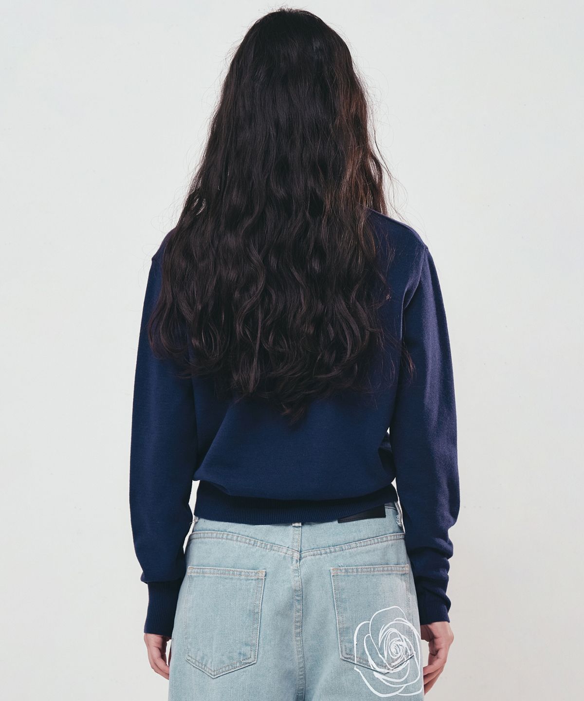 닉앤니콜(NICK&NICOLE) BUTTERFLY V NECK JACQUARD KNIT_NAVY