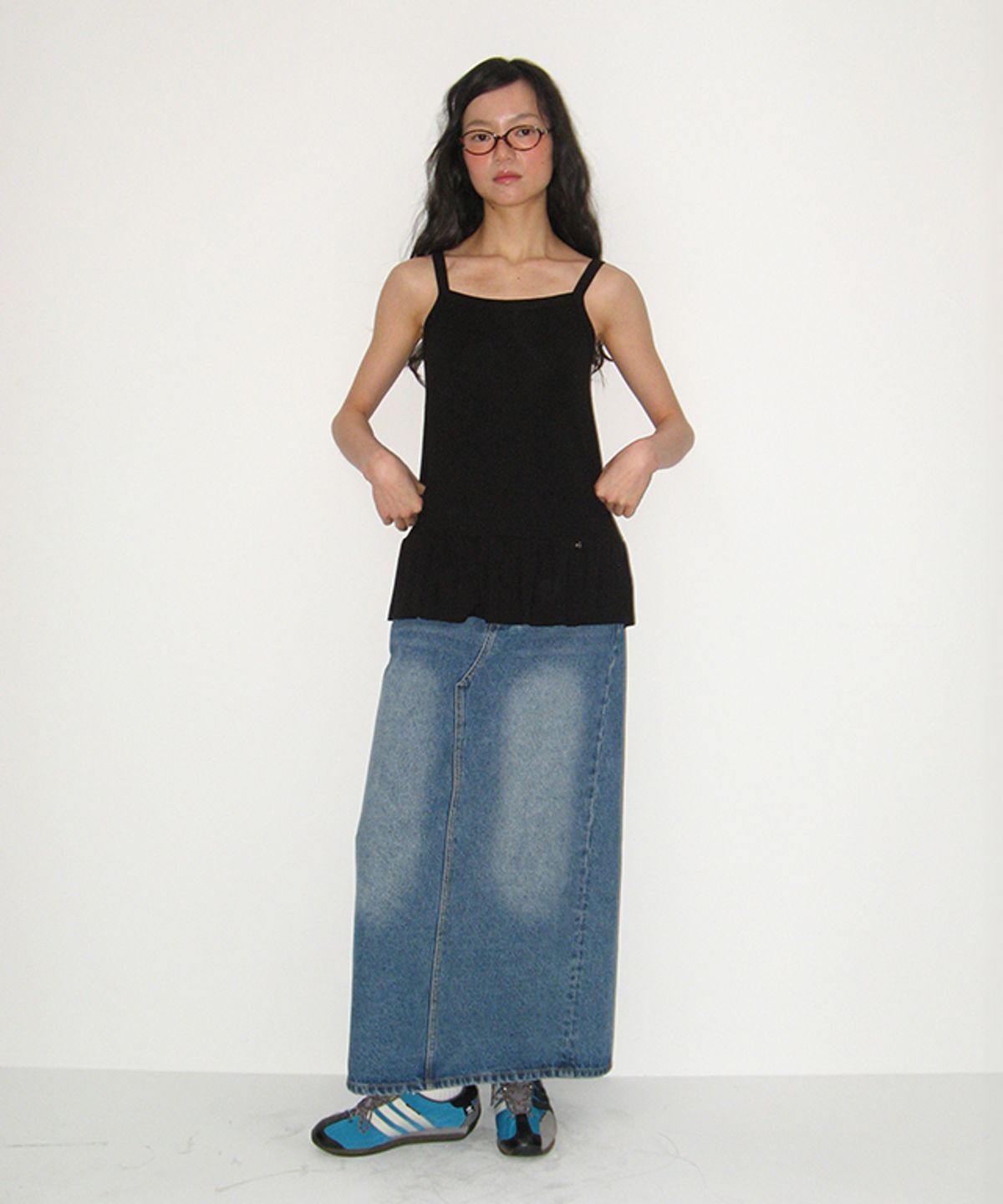 론론(RONRON) PENDANT RUFFLE LAYERED SLIM SLEEVELESS BLACK