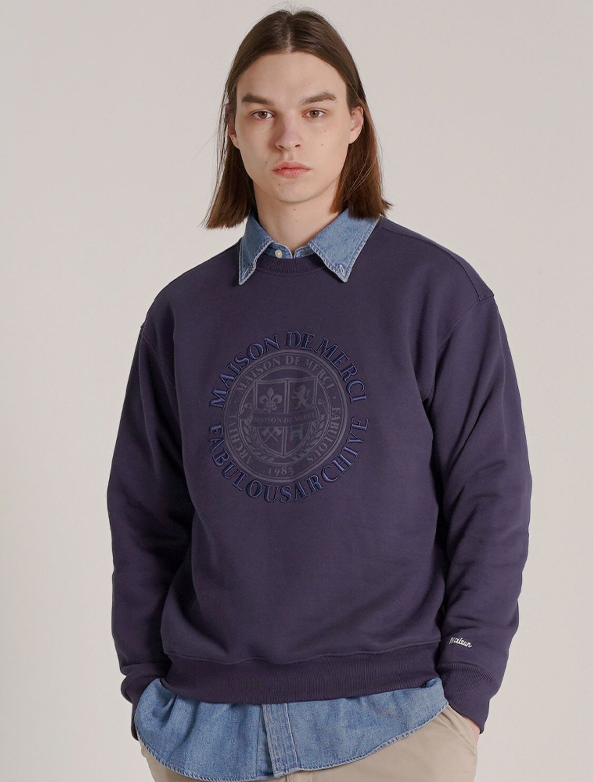 라 메종 스튜디오(LA MAISON STUDIO) UNISEX 쉴드 패턴 맨투맨 네이비(FCD1TS103M)