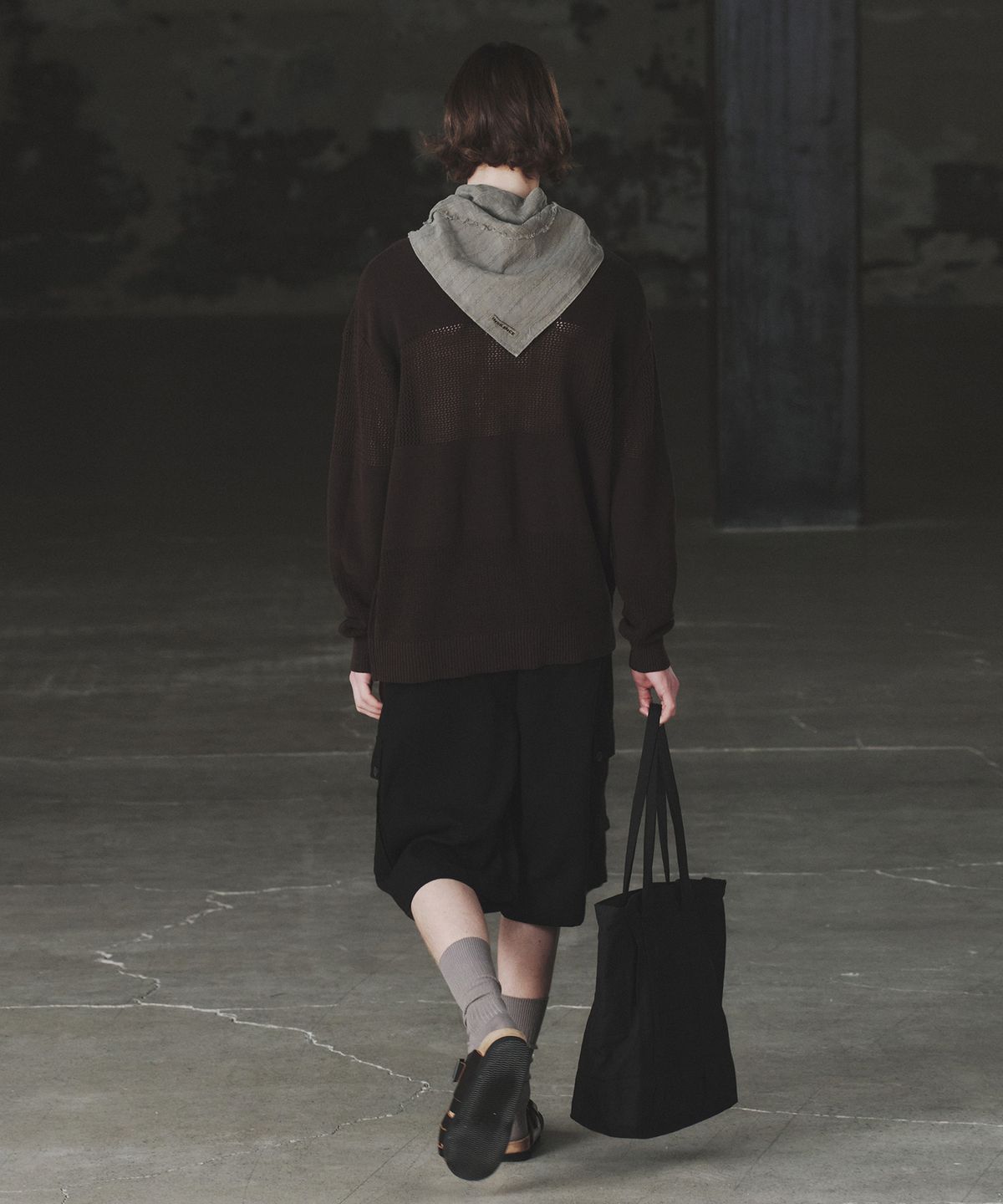 인사일런스(INSILENCE) 린넨 버뮤다 카고 쇼츠 BLACK