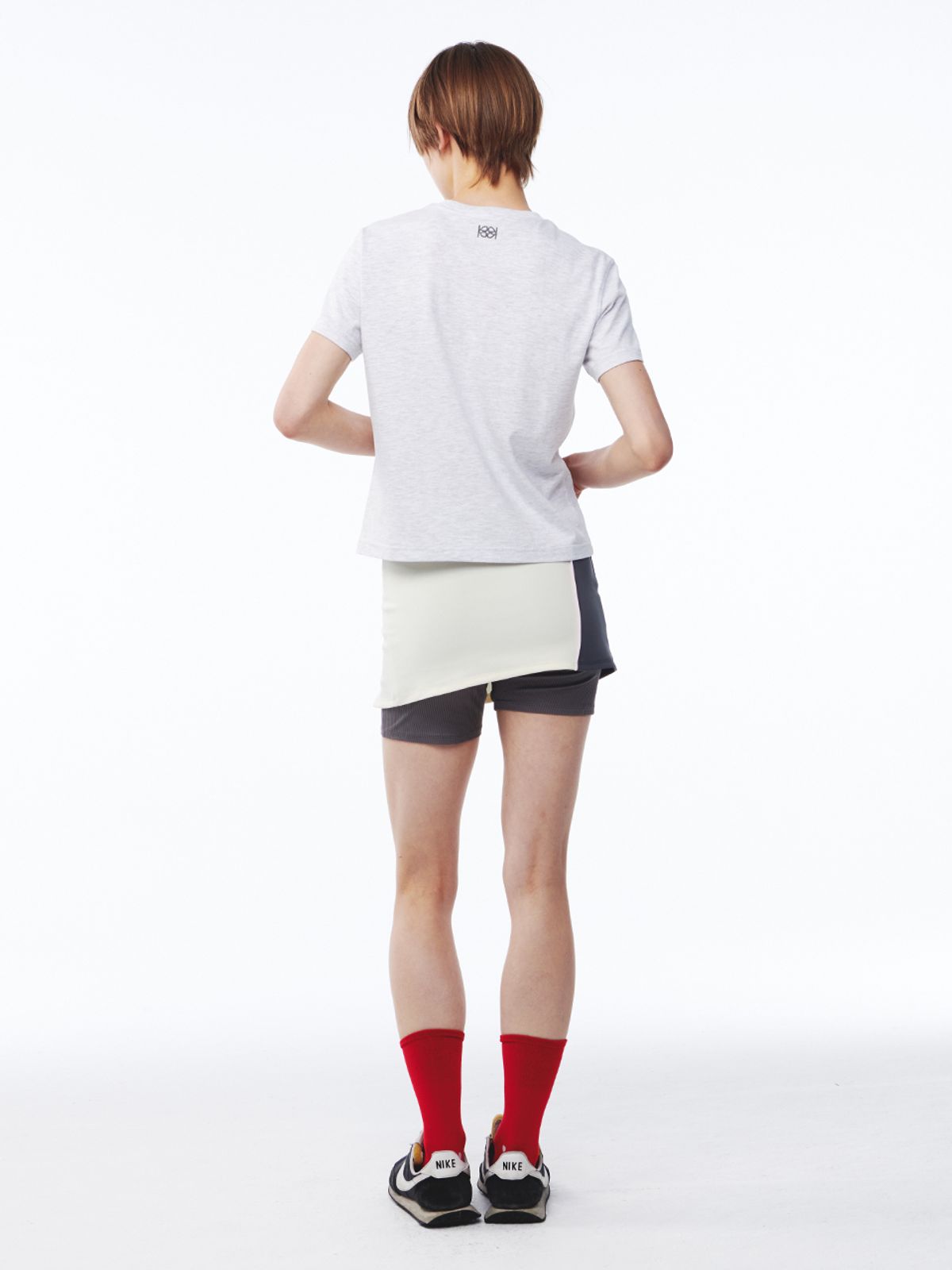 기준(KIJUN) Slit Cycle Shorts Ivory Charcoal