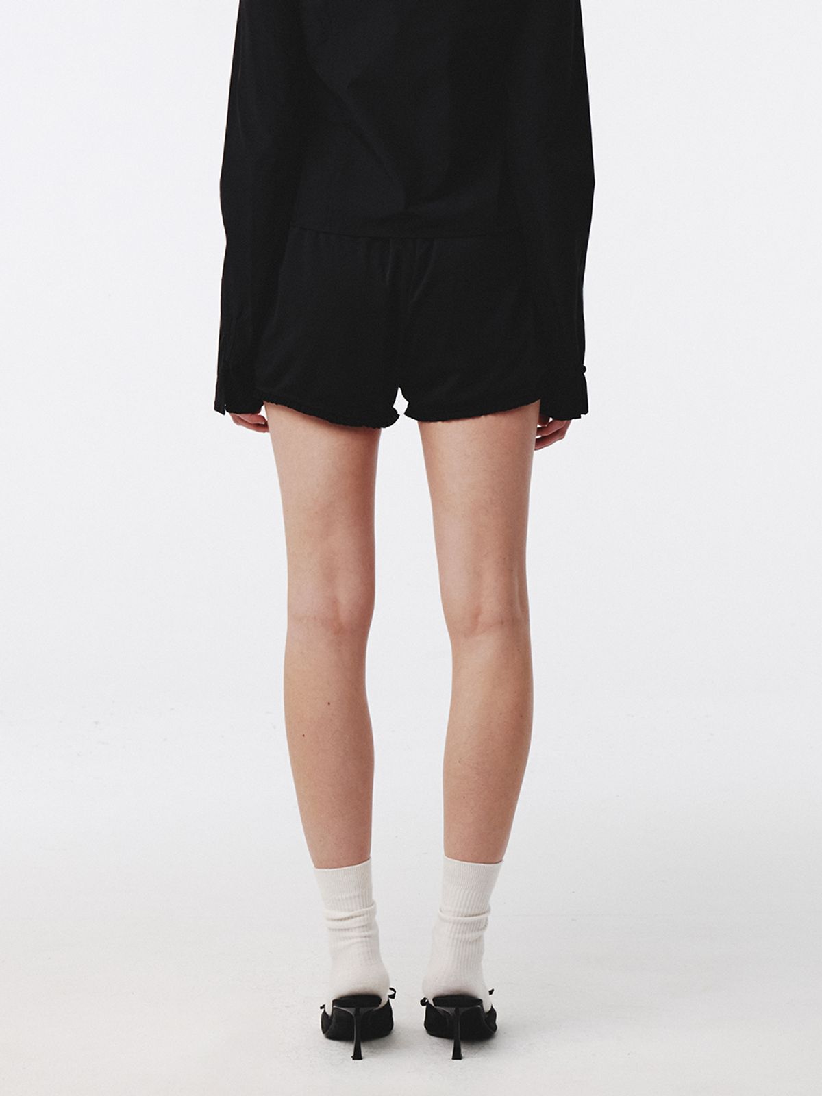 기준(KIJUN) Frill Jersey Shorts Black Ivory