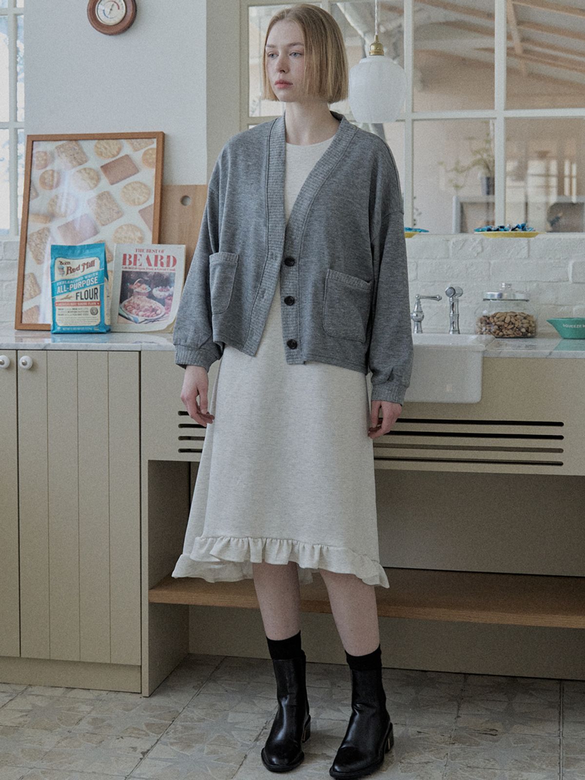 아방(AVANT-G) Round Neck Hem Line Frill Dress - OATMEAL