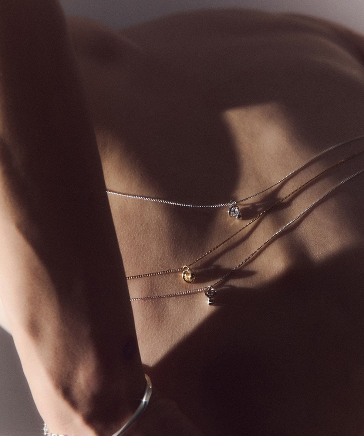휴스타드(HUSTAD) 241 Gold Twist Flower Necklace_925 실버 / 14k 골드 네크리스