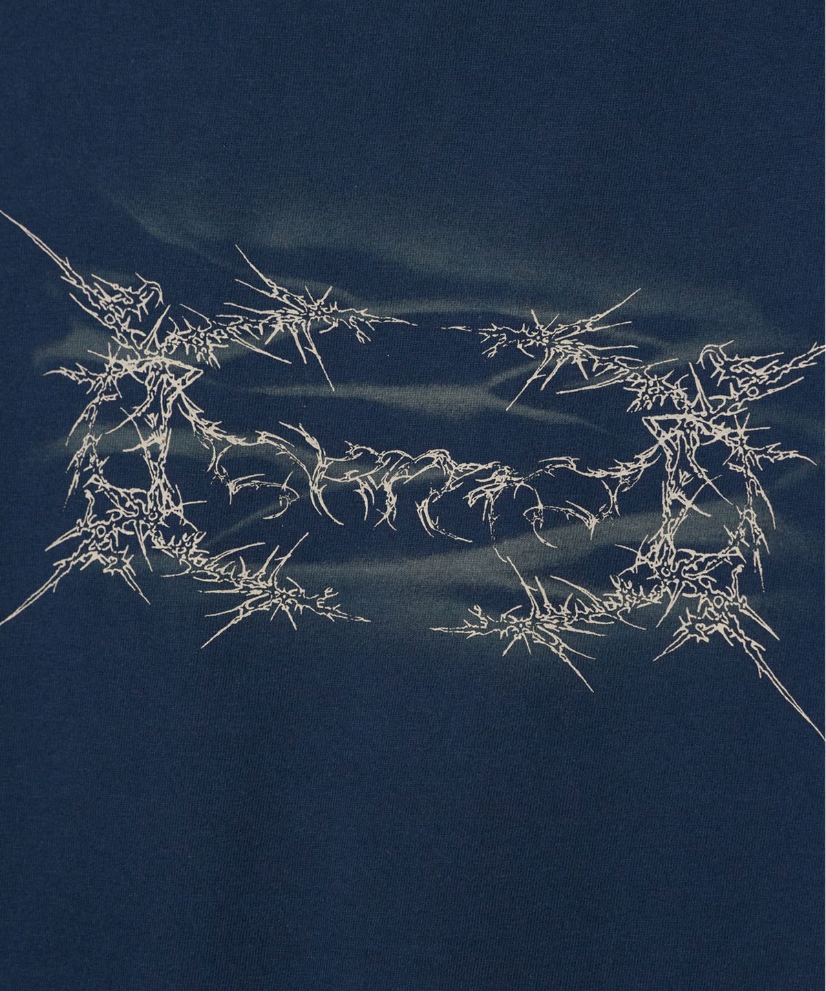 크리틱(CRITIC) SPIKE WORMHOLE SPRAY T-SHIRT NAVY