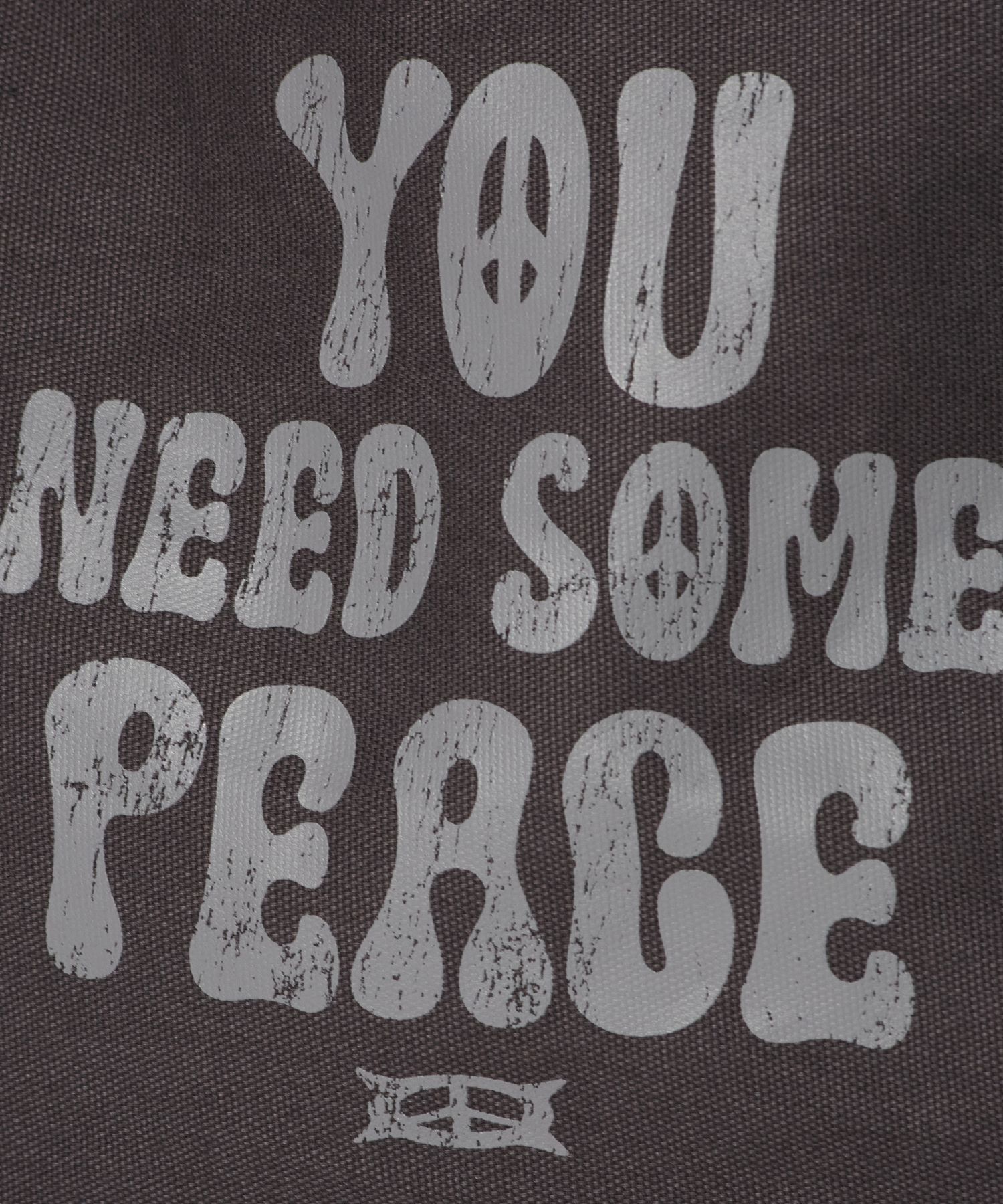 MUSINSA公式 | CRITIC YOU NEED SOME PEACE MAIL BAG CHARCOAL