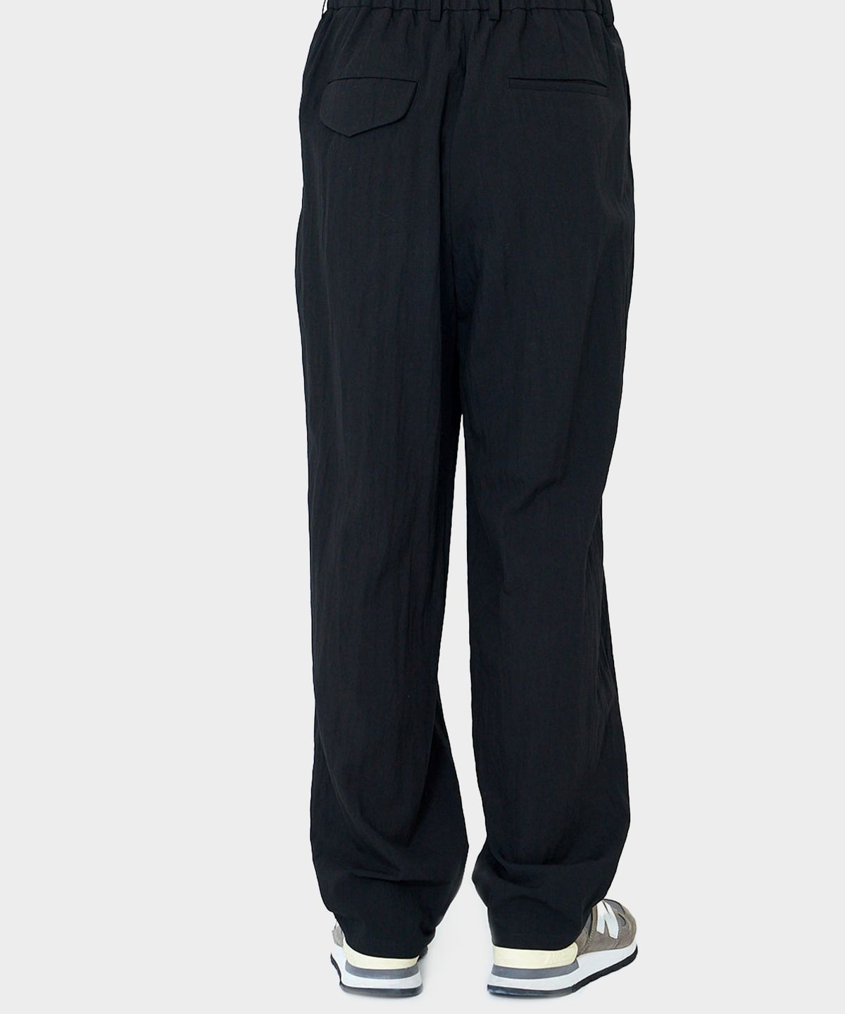 우석(WOOSUK) Pleated Traveler Pant (Black)