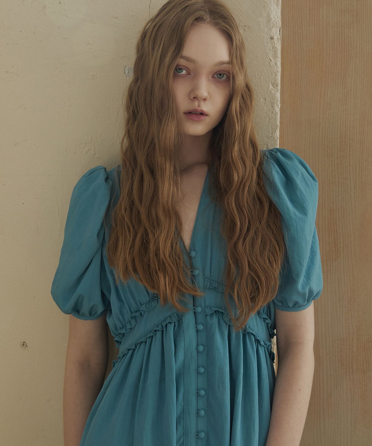 그린버터(GREENBUTTER) Viscos Frill Dress (Indi Blue)