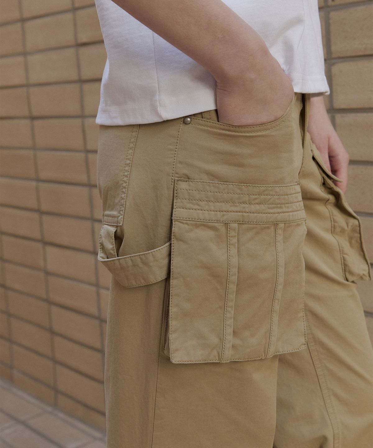 그린버터(GREENBUTTER) Mid Rise Pocket Pants (Beige)