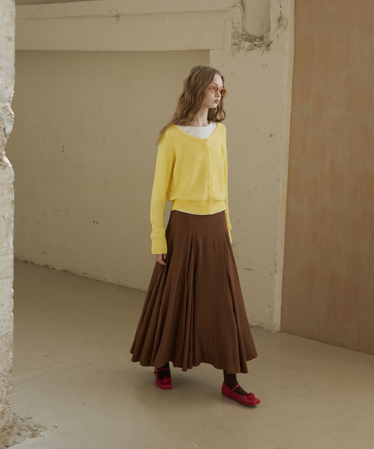 그린버터(GREENBUTTER) Flare Section Long Skirt (Brown)
