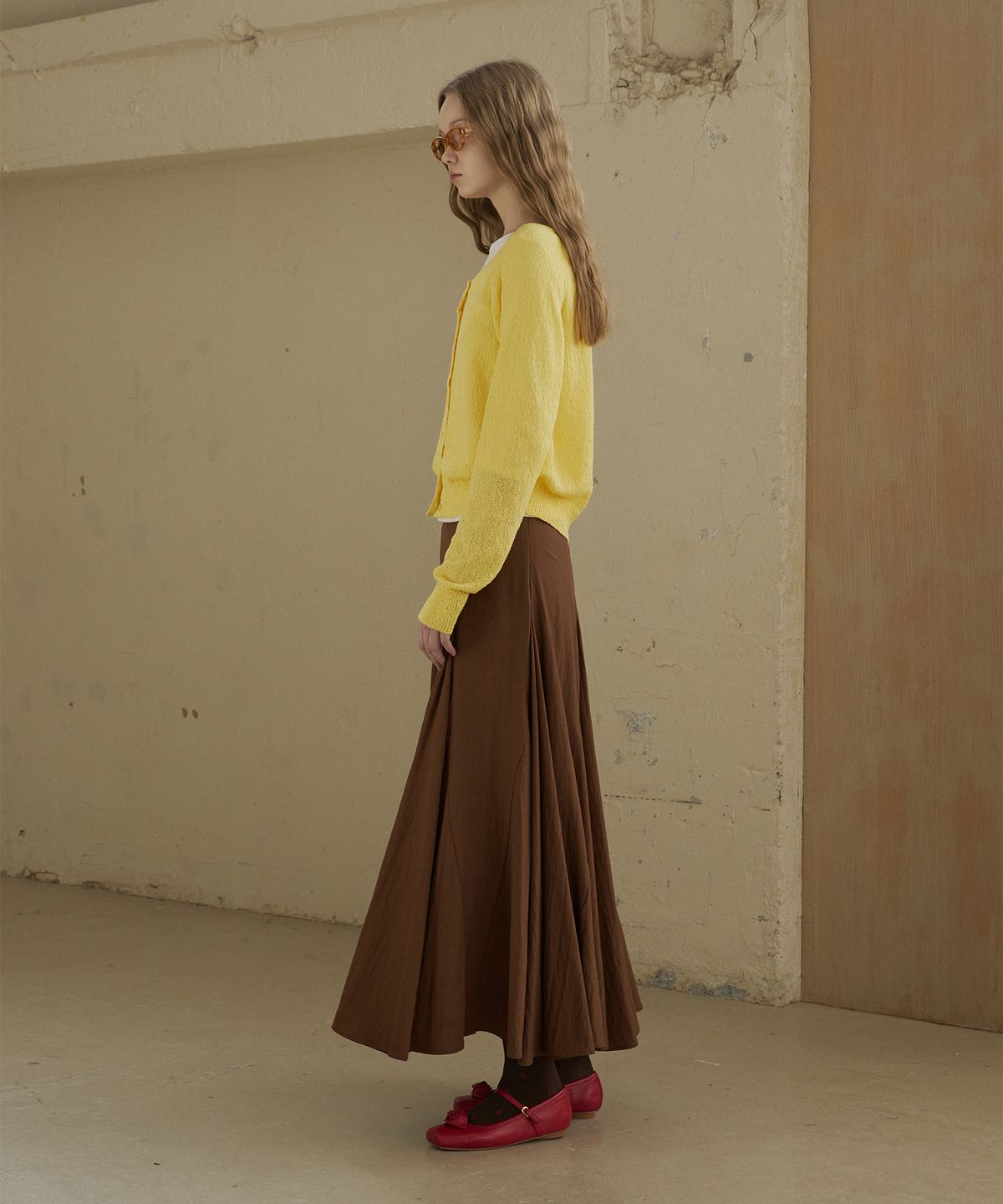 그린버터(GREENBUTTER) Flare Section Long Skirt (Brown)
