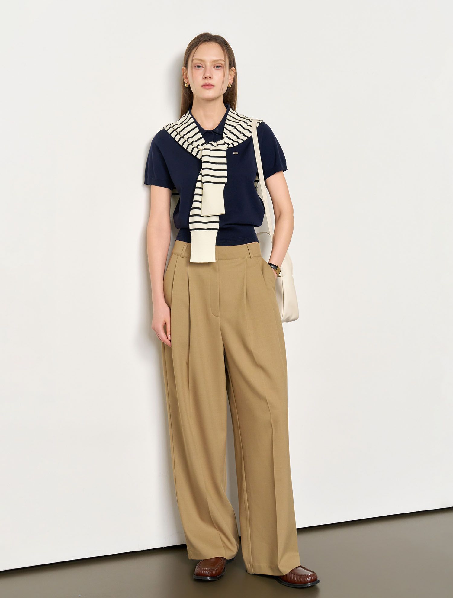 パンツ・ボトムスその他 IONSEOUL Box Tuck Stripe Banding Slacks (2color) JE916 sartorial bicolor big tuck pants | AND ON JIONE STORE