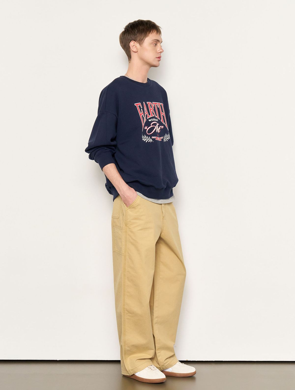 제너럴아이디어(GENERALIDEA) UNISEX 어스 루즈핏 맨투맨 [NAVY] / SBE1U02010