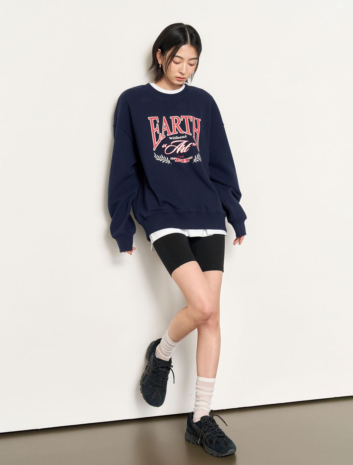 제너럴아이디어(GENERALIDEA) UNISEX 어스 루즈핏 맨투맨 [NAVY] / SBE1U02010
