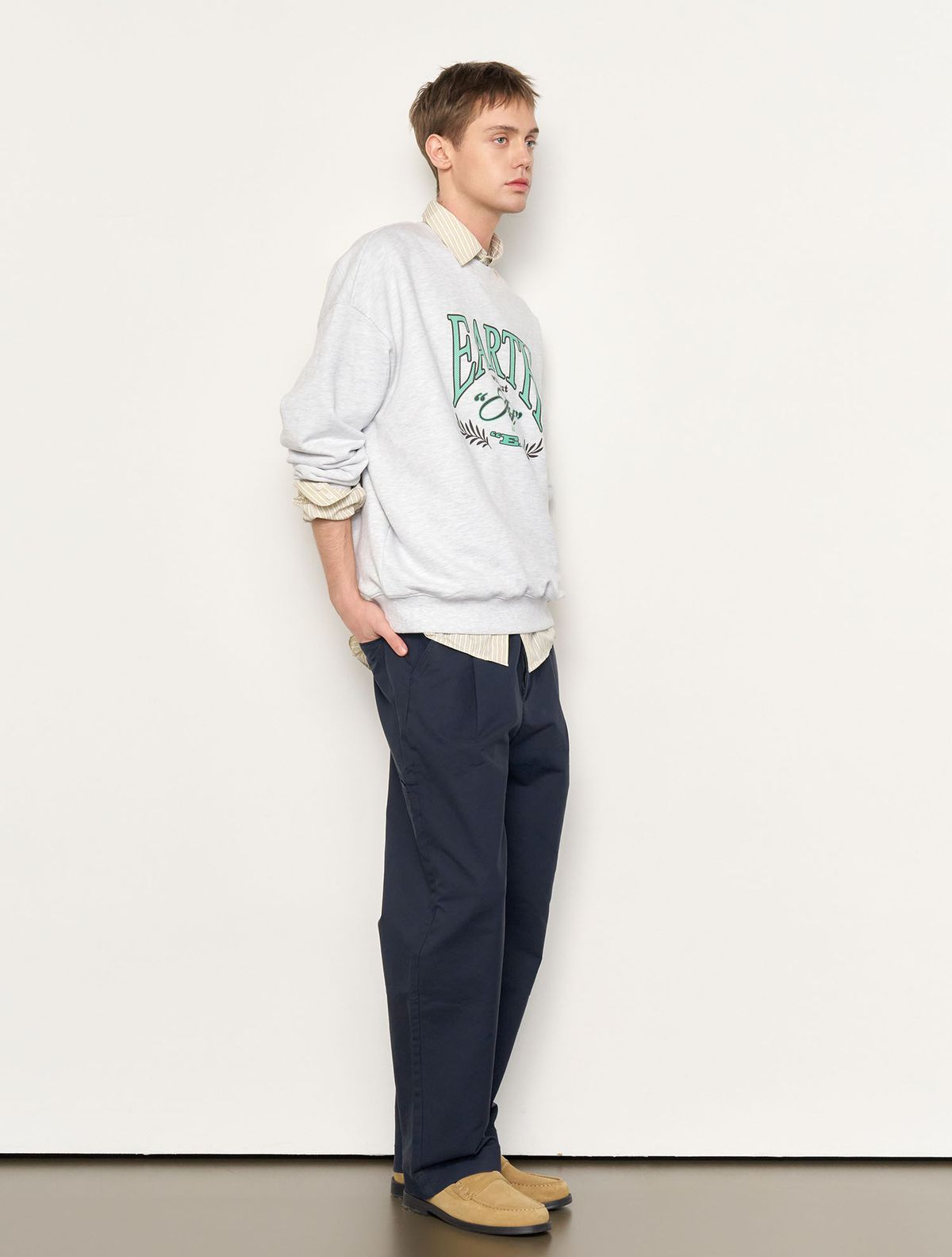제너럴아이디어(GENERALIDEA) UNISEX 어스 루즈핏 맨투맨 [WHITE MELANGE GREY] / SBE1U02010