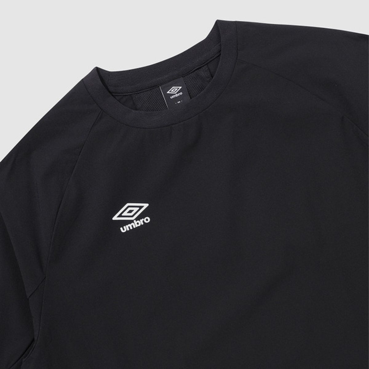 엄브로(UMBRO) 액티브 올라운드 스트레치 반팔 피스테 블랙(UQ121SWT32)