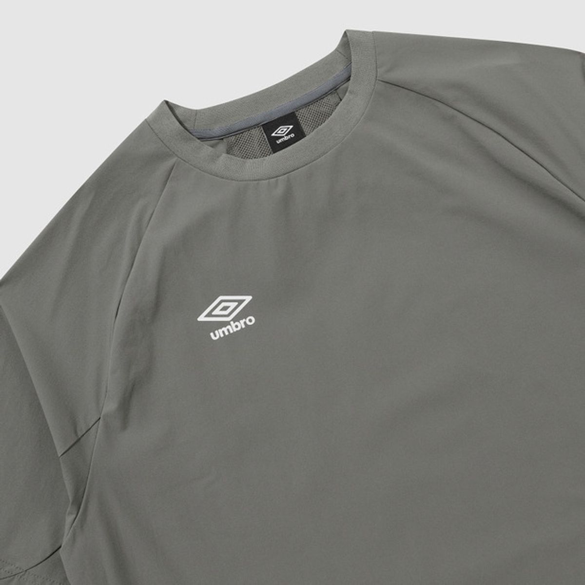 엄브로(UMBRO) 액티브 올라운드 스트레치 반팔 피스테 카키(UQ121SWT32)
