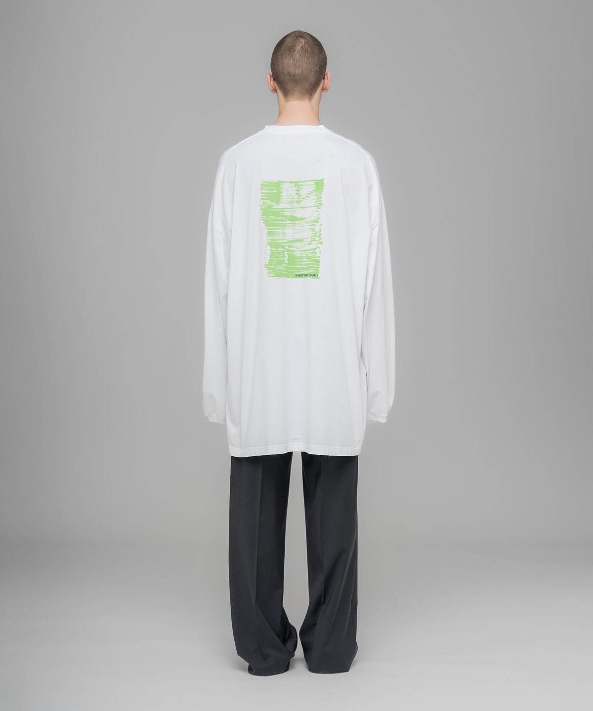 032씨(032C) (U) 에브리띵 카운츠 오버사이즈드 롱슬리브 화이트 EVERYTHING COUNTS OVERSIZED LONGSLEEVE WHITE