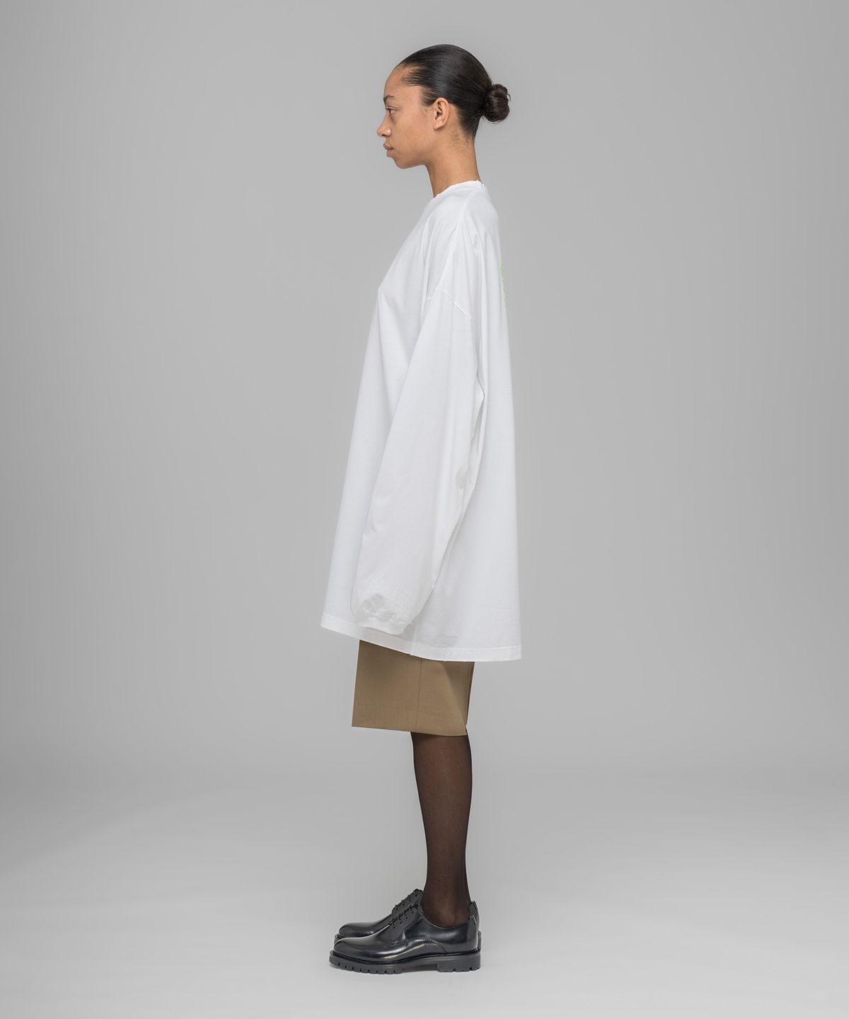 032씨(032C) (U) 에브리띵 카운츠 오버사이즈드 롱슬리브 화이트 EVERYTHING COUNTS OVERSIZED LONGSLEEVE WHITE