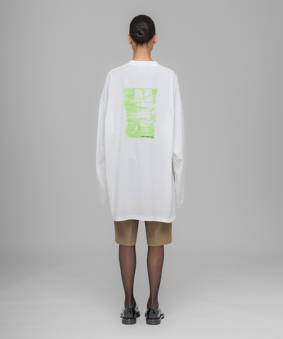 032씨(032C) (U) 에브리띵 카운츠 오버사이즈드 롱슬리브 화이트 EVERYTHING COUNTS OVERSIZED LONGSLEEVE WHITE