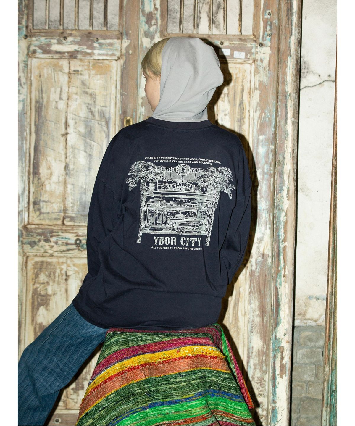 샌드 사운드(SAND SOUND) Ybor Graphic Over Fit Long Sleeve TShirt  Ash