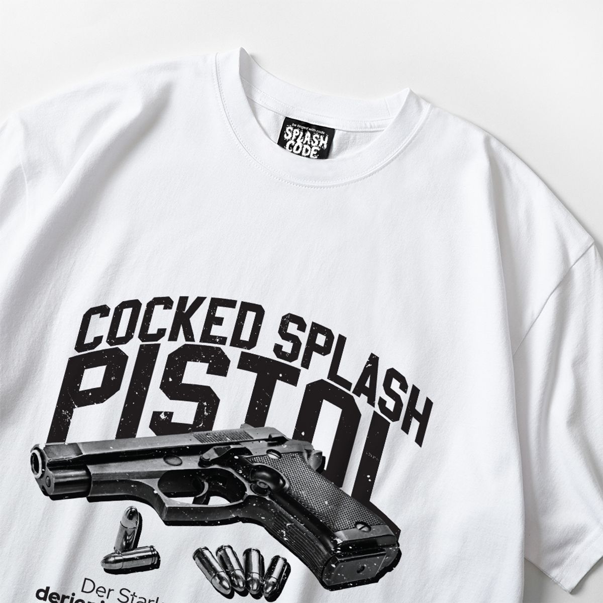 스플래시코드(SPLASHCODE) 반팔 티셔츠 화이트 - 피스톨(Cocked Pistol)