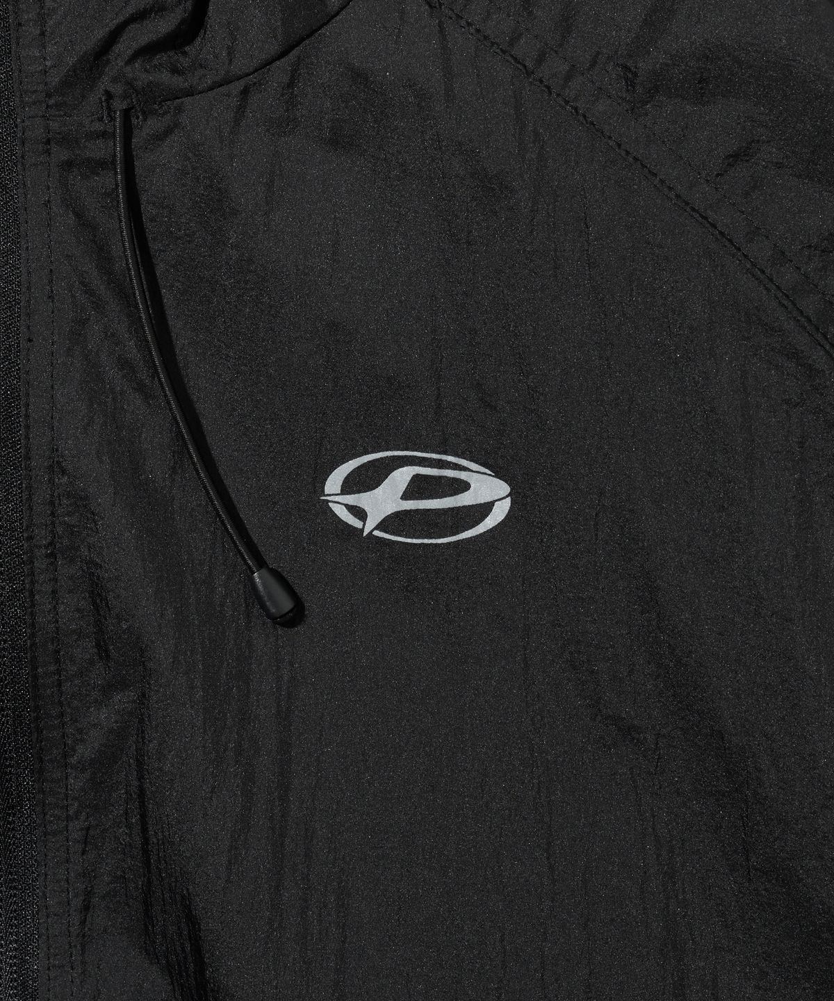 피지컬 디파트먼트(PHYSICAL DEPARTMENT) 라이트웨이트 나일론 윈드브레이커_블랙