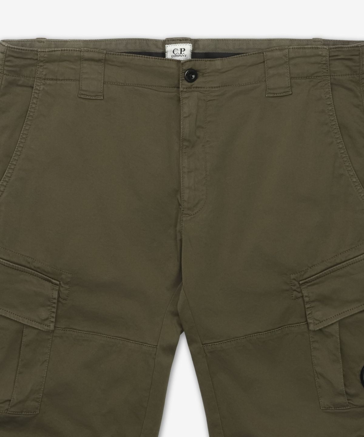 씨피 컴퍼니(CP Company) 새틴 스트레치 렌즈 카고 쇼츠 팬츠 - 아이비 그린 / 18CMBE116A005694G683