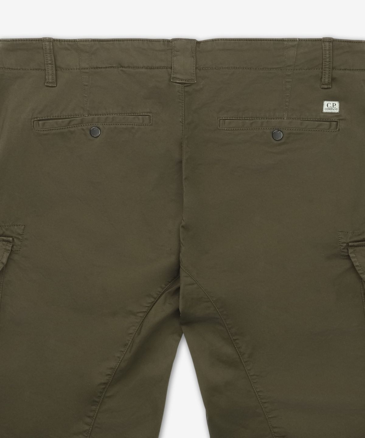 씨피 컴퍼니(CP Company) 새틴 스트레치 렌즈 카고 쇼츠 팬츠 - 아이비 그린 / 18CMBE116A005694G683