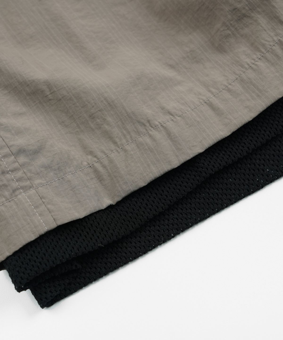 프리즘웍스(FRIZMWORKS) MONDRIAN LIGHT SHORTS _ MUD