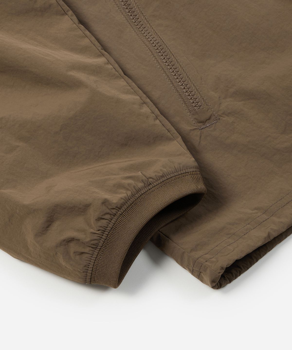 프리즘웍스(FRIZMWORKS) NYLON POCKET PULLOVER _ BROWN