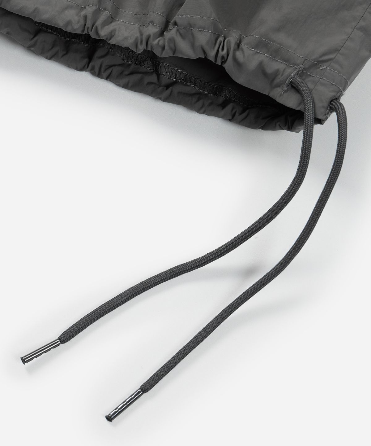 프리즘웍스(FRIZMWORKS) NYLON POCKET PULLOVER _ DEEP GRAY