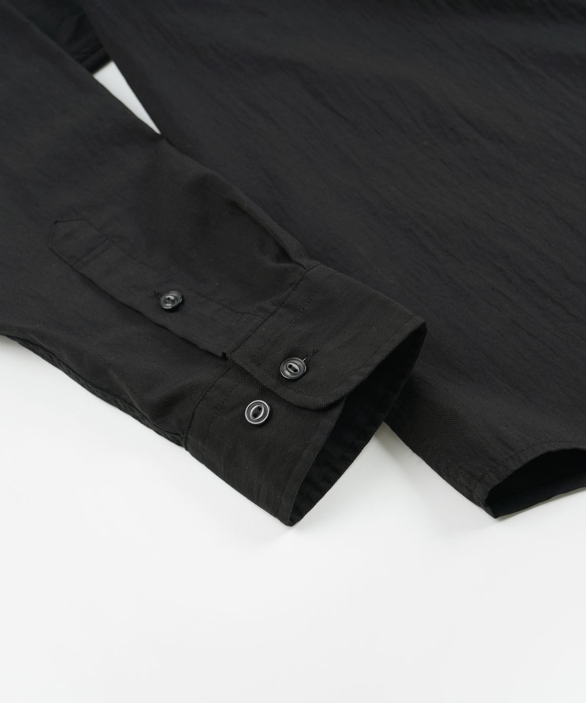 프리즘웍스(FRIZMWORKS) FEATHER CN RELAXED SHIRT 002 _ BLACK