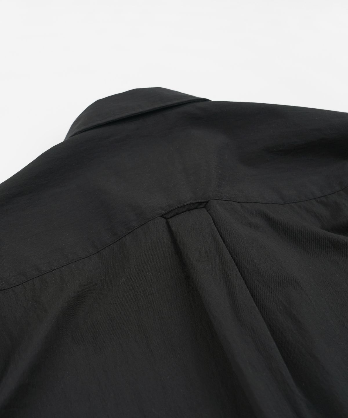 프리즘웍스(FRIZMWORKS) FEATHER CN RELAXED SHIRT 002 _ BLACK