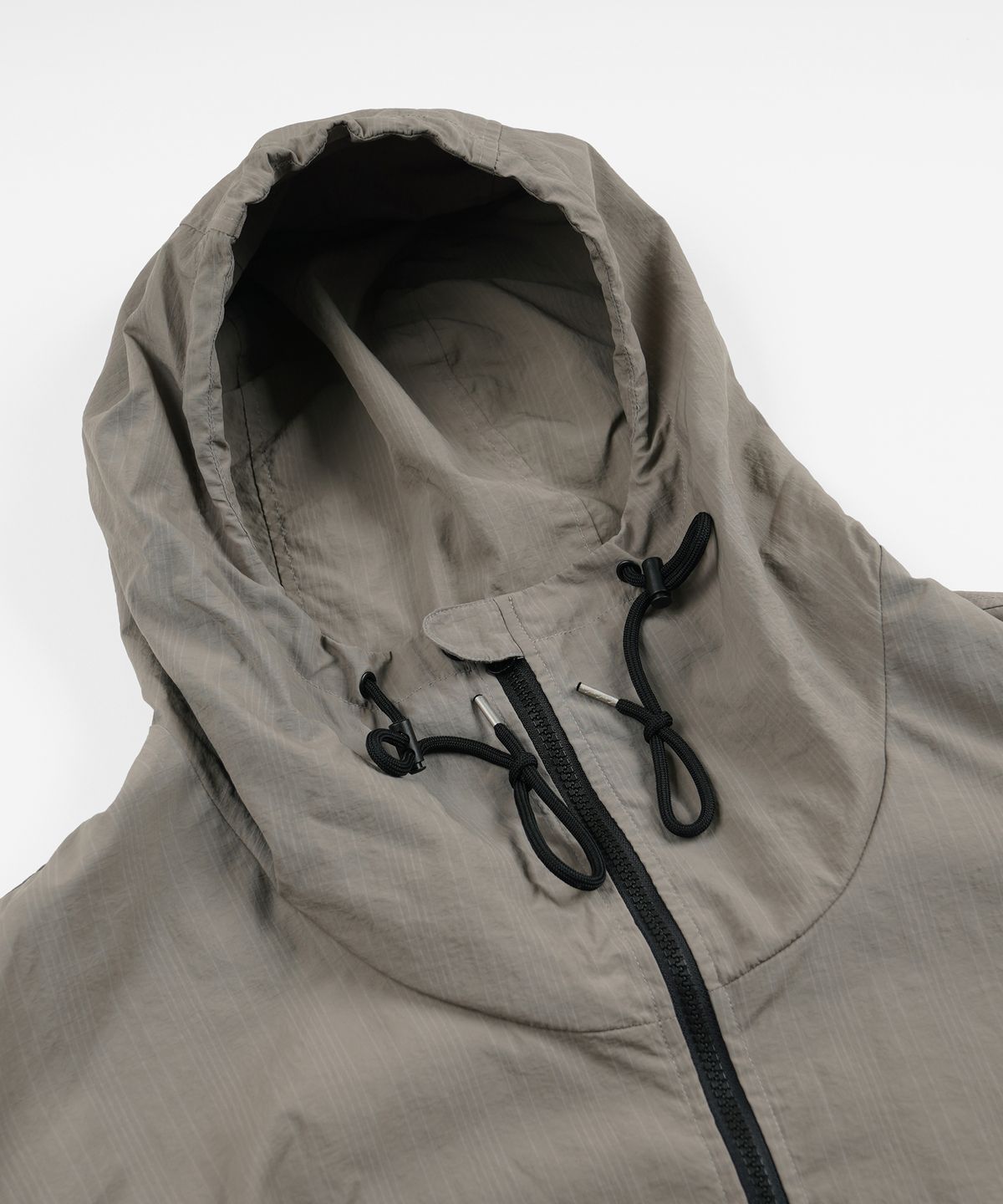 프리즘웍스(FRIZMWORKS) MONDRIAN LIGHT ANORAK PARKA _ MUD